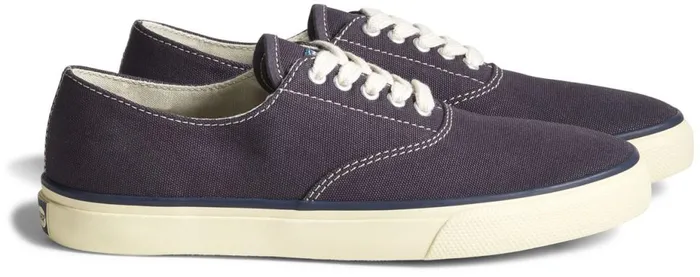 MenWomen Unisex Classic CVO Sneaker Navyecru Sperry Sneakers