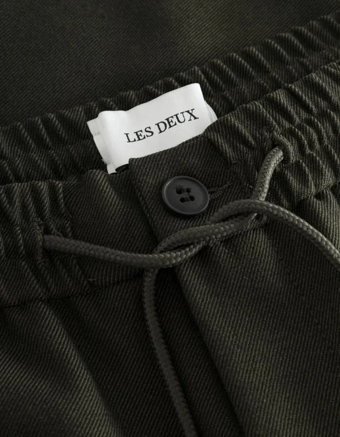 Pants Men Les Deux Como Tapered Drawstring Pants 8211 Seasonal 8211 Deep ForestCharcoal