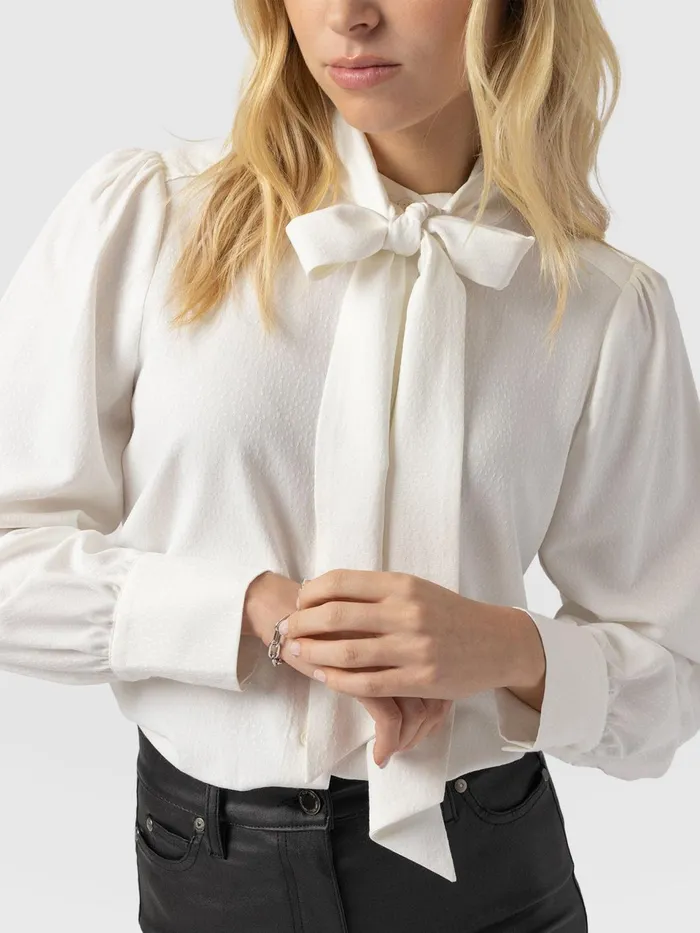 Paxton Pussybow Blouse 8211 Cream Cream Women Saint And Sofia Blouses and Shirts