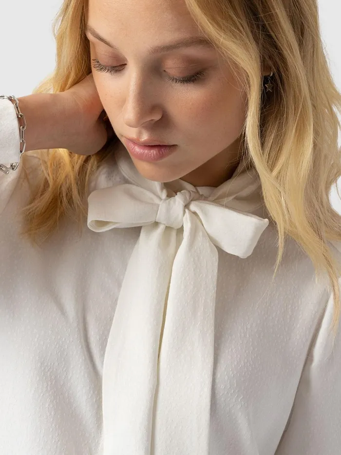 Paxton Pussybow Blouse 8211 Cream Cream Women Saint And Sofia Blouses and Shirts
