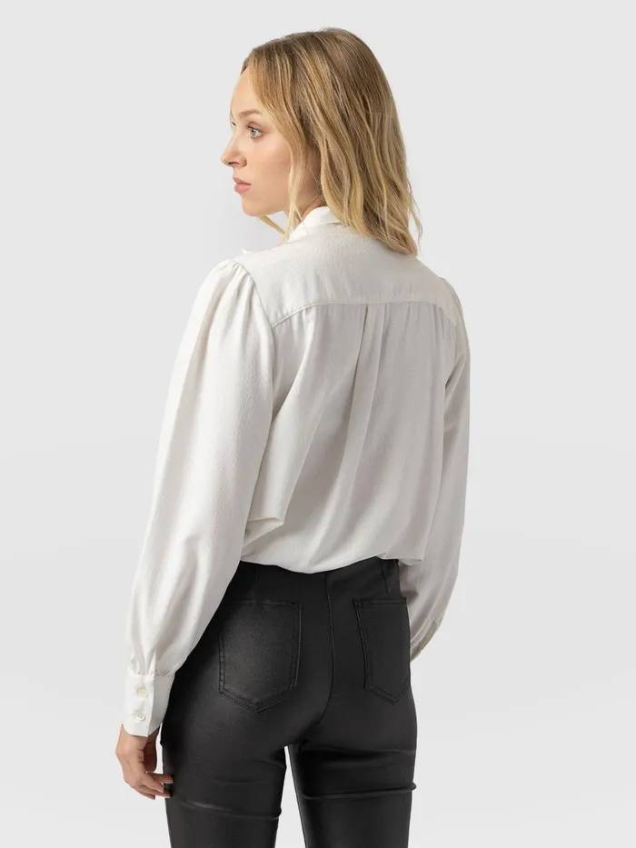 Paxton Pussybow Blouse 8211 Cream Cream Women Saint And Sofia Blouses and Shirts