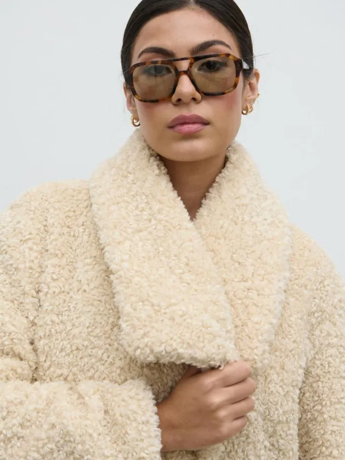 Pretty Lavish Outerwear Women Mahli Shaggy Texture Robe Coat Cream