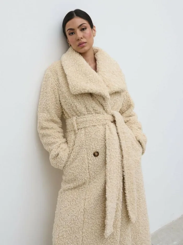 Pretty Lavish Outerwear Women Mahli Shaggy Texture Robe Coat Cream