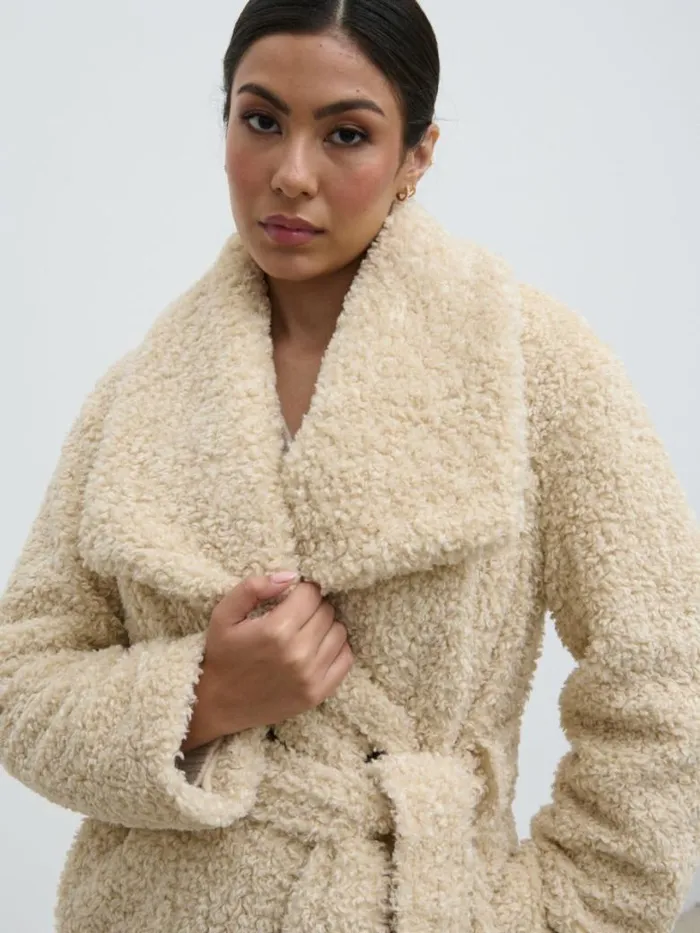 Pretty Lavish Outerwear Women Mahli Shaggy Texture Robe Coat Cream