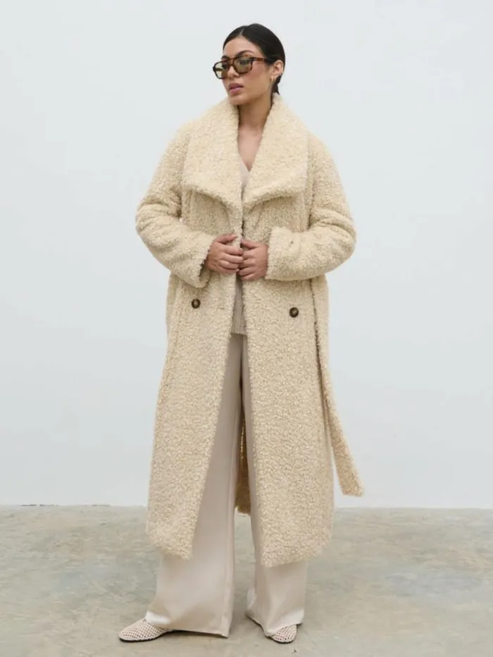 Pretty Lavish Outerwear Women Mahli Shaggy Texture Robe Coat Cream