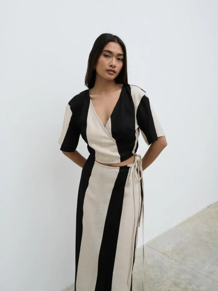 Pretty Lavish Sets Women Chaya Printed Wrap Top Cream And Black