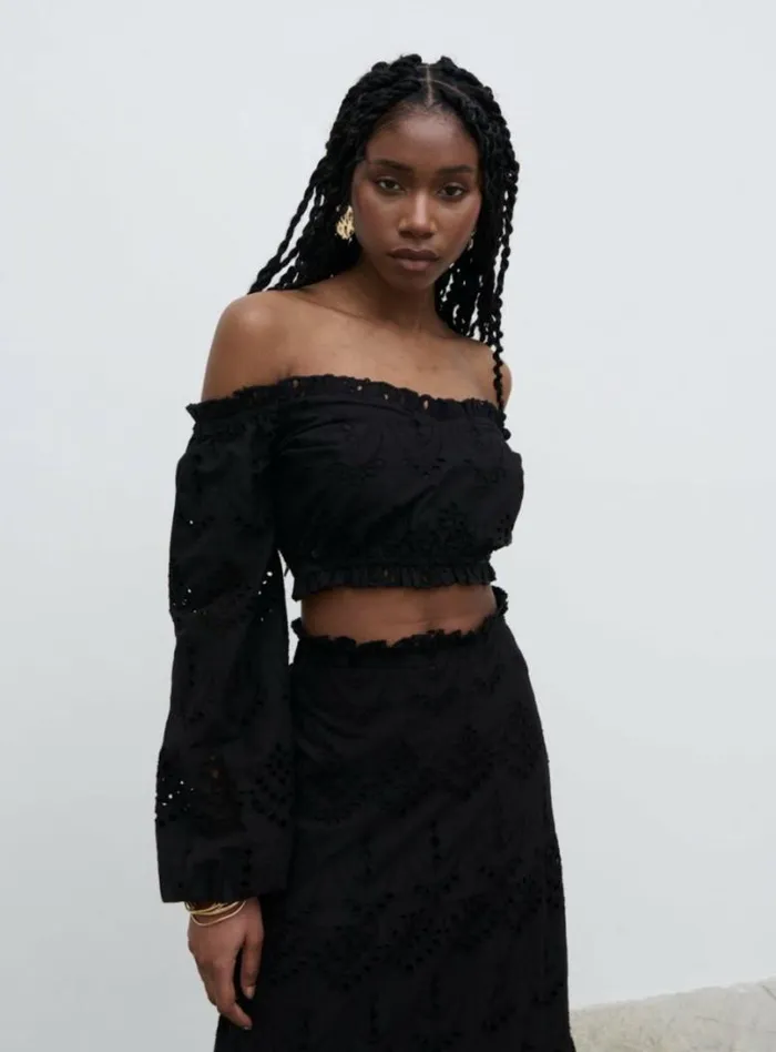 Pretty Lavish Tops Women Lilla Broderie Cropped Top Black
