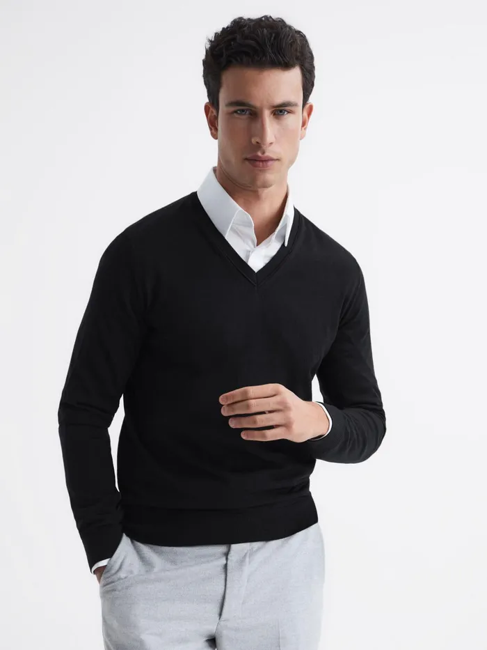 Reiss Knitwear Earl Merino VNeck Jumper Black 8211 Men