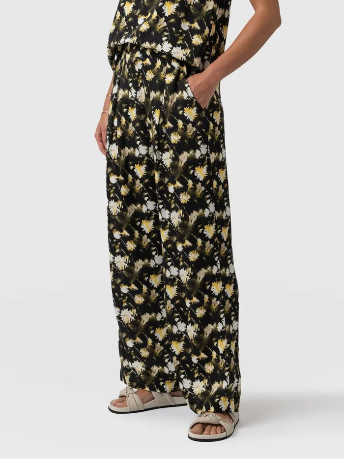 Rowan Wide Leg Pant 8211 Black Daisy Floral Black Daisy Floral Women Saint And Sofia Pants
