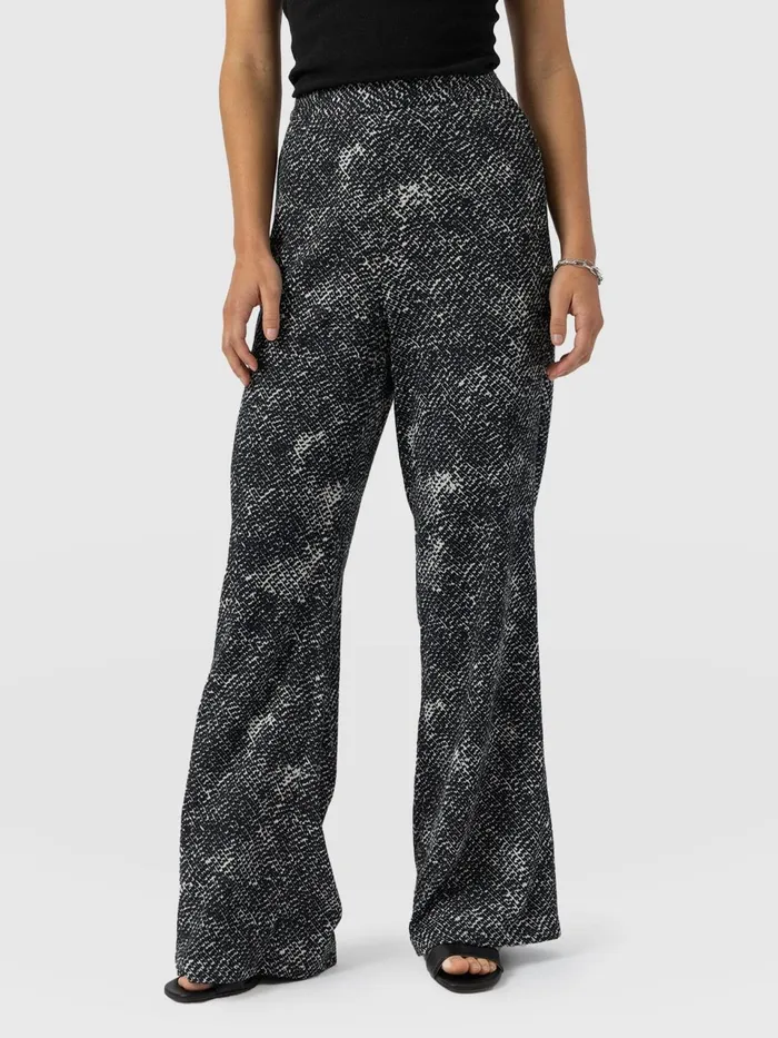 Sawyer Pant 8211 Monochrome Gothica Monochrome Gothica Women Saint And Sofia Pants