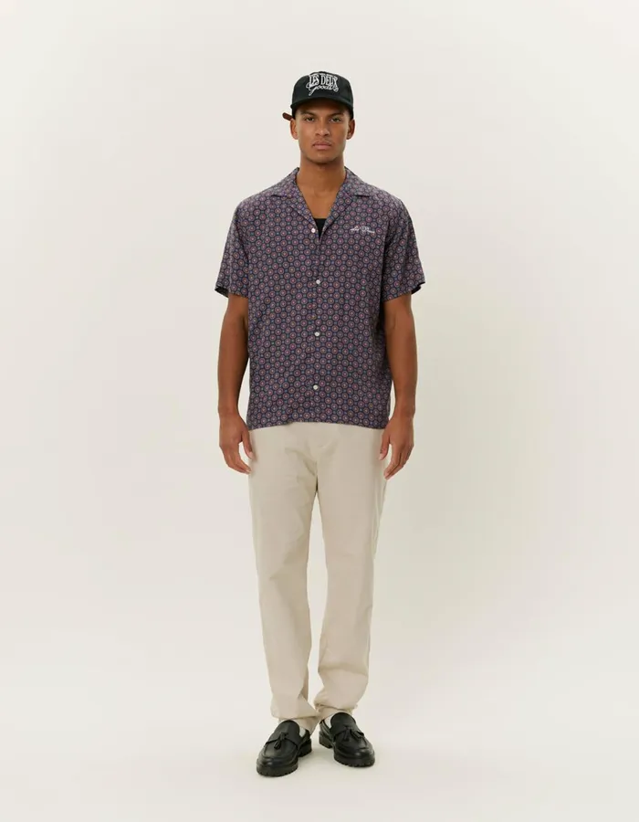 ShirtsOvershirts Men Les Deux Foulard AOP SS Shirt 8211 Dark Navy