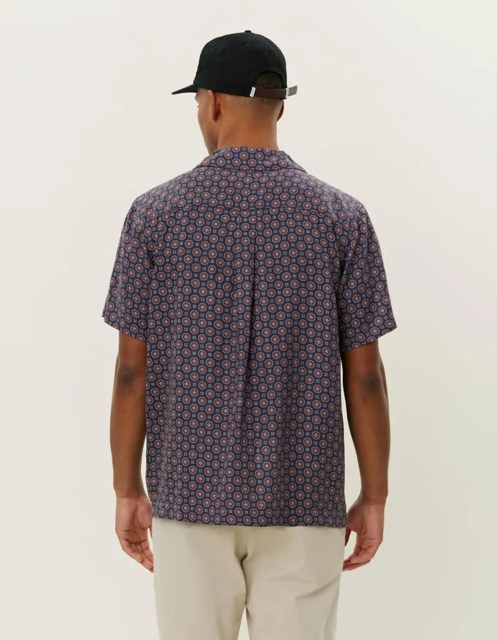 ShirtsOvershirts Men Les Deux Foulard AOP SS Shirt 8211 Dark Navy