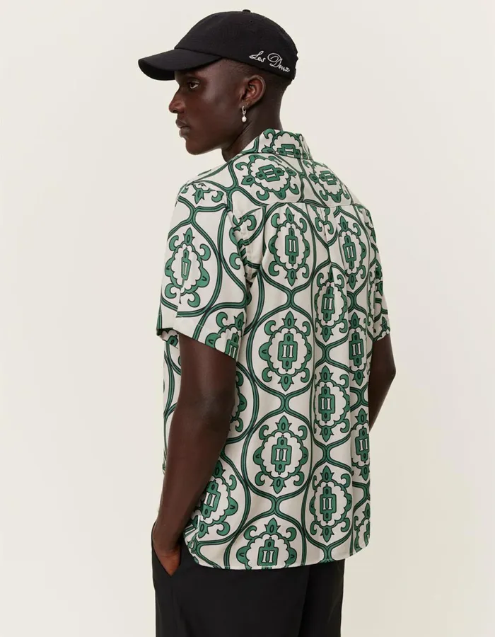 ShirtsOvershirts Men Les Deux Ornament AOP SS Shirt 8211 IvoryVintage Green