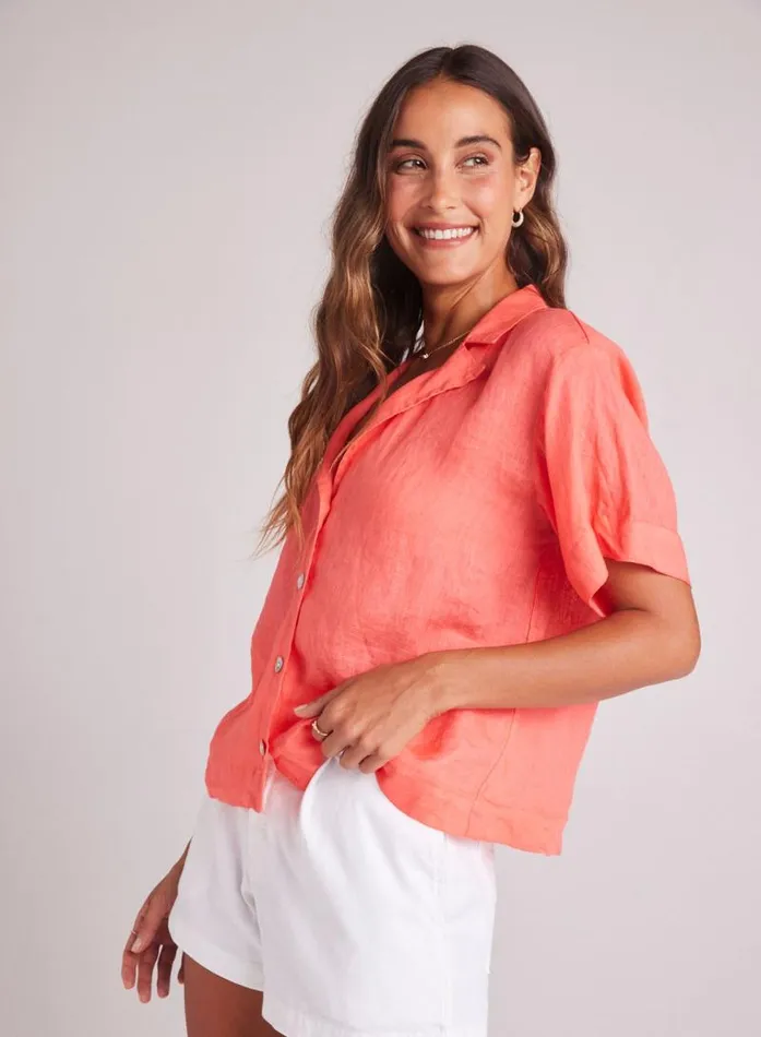 Short Sleeve Flowy Button Down 8211 Hibiscus Bloom Women Bella Dahl Short Sleeve Short Sleeve Flowy Button Down 8211 Hibiscus Bloom Women Bella Dahl Short Sleeve