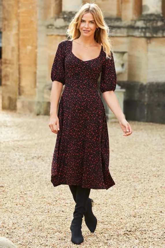 Sosandar Black and Red Ditsy Print Sweetheart Neck Midi Dress Black Red Women Dresses Sosandar Black and Red Ditsy Print Sweetheart Neck Midi Dress Black Red Women Dresses