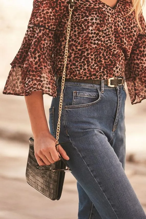 Sosandar Black Luxe Leather Croc Effect Bag With Gold Chain Strap Black Women Bags and Belts Sosandar Black Luxe Leather Croc Effect Bag With Gold Chain Strap Black Women Bags and Belts