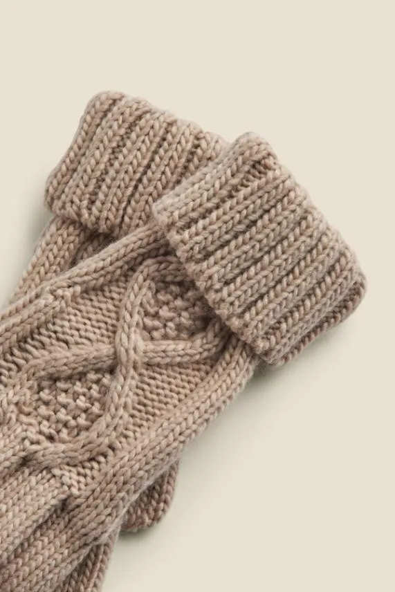 Sosandar Kelly Stone Cable Knit Gloves Women Hats Scarves and Gloves