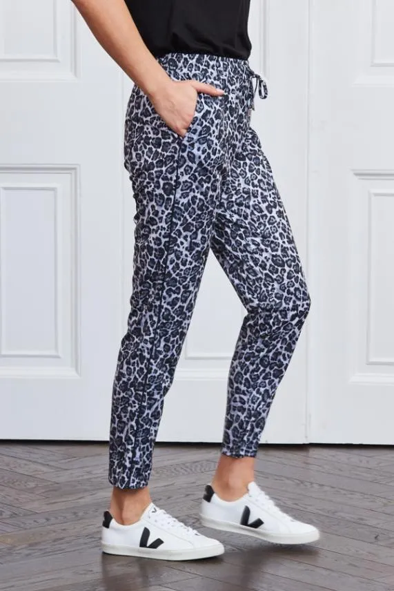 Sosandar Snow Leopard Print Joggers With Pockets Women Leisurewear