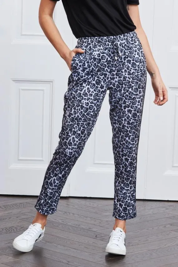 Sosandar Snow Leopard Print Joggers With Pockets Women Leisurewear