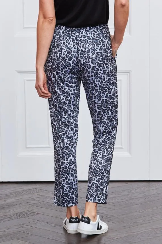 Sosandar Snow Leopard Print Joggers With Pockets Women Leisurewear