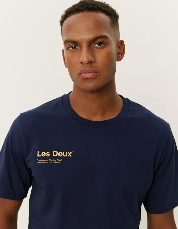 Tshirts Men Les Deux Brody TShirt 20 8211 Dark NavyMustard Yellow