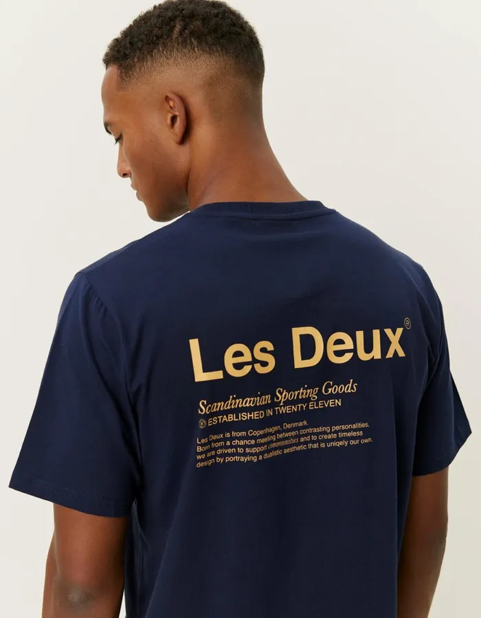 Tshirts Men Les Deux Brody TShirt 20 8211 Dark NavyMustard Yellow
