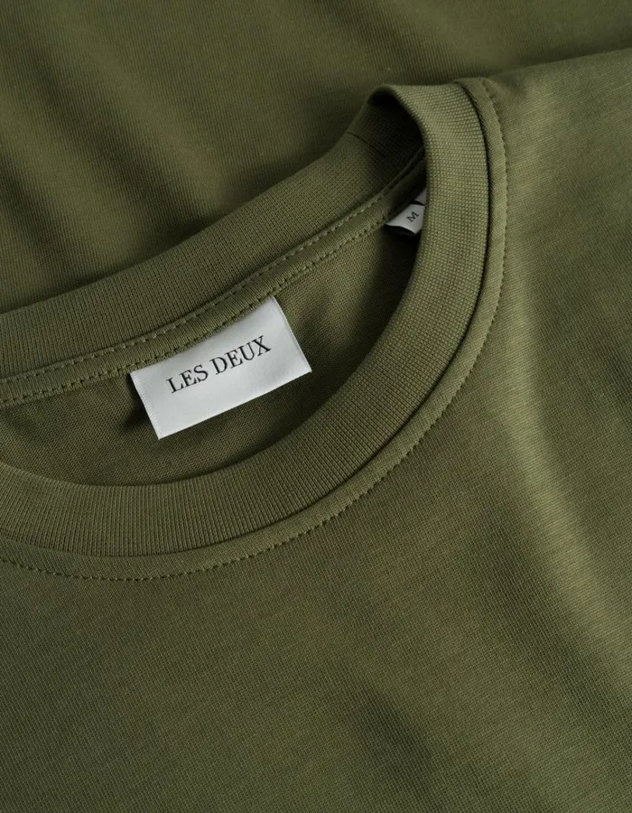Tshirts Men Les Deux Crew LS TShirt 8211 Chive GreenLight Ivory
