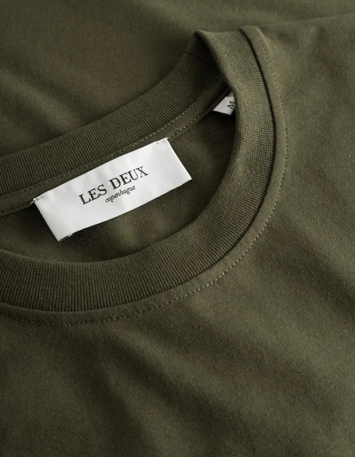 Tshirts Men Les Deux Crew TShirt 8211 Forest GreenSurplus Green