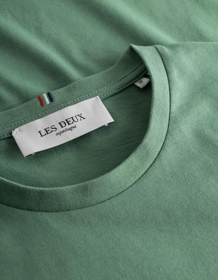 Tshirts Men Les Deux Encore TShirt 8211 Dark Ivy GreenWhite