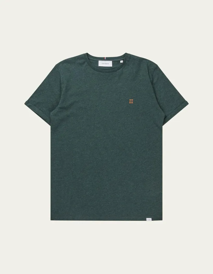 Tshirts Men Les Deux Norregaard TShirt 8211 Seasonal 8211 Pine Green MelangeOrange