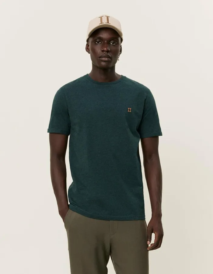 Tshirts Men Les Deux Norregaard TShirt 8211 Seasonal 8211 Pine Green MelangeOrange
