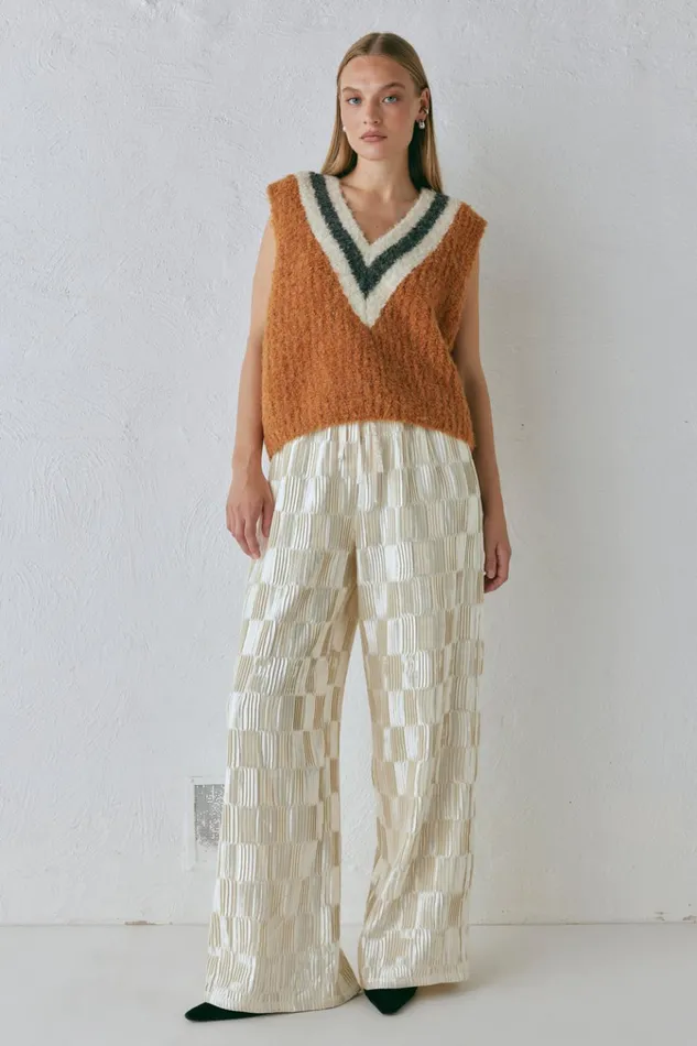 VRG GRL JumpersSweaters Macy Knit Vest Burnt Orange 8211 Women VRG GRL JumpersSweaters Macy Knit Vest Burnt Orange 8211 Women