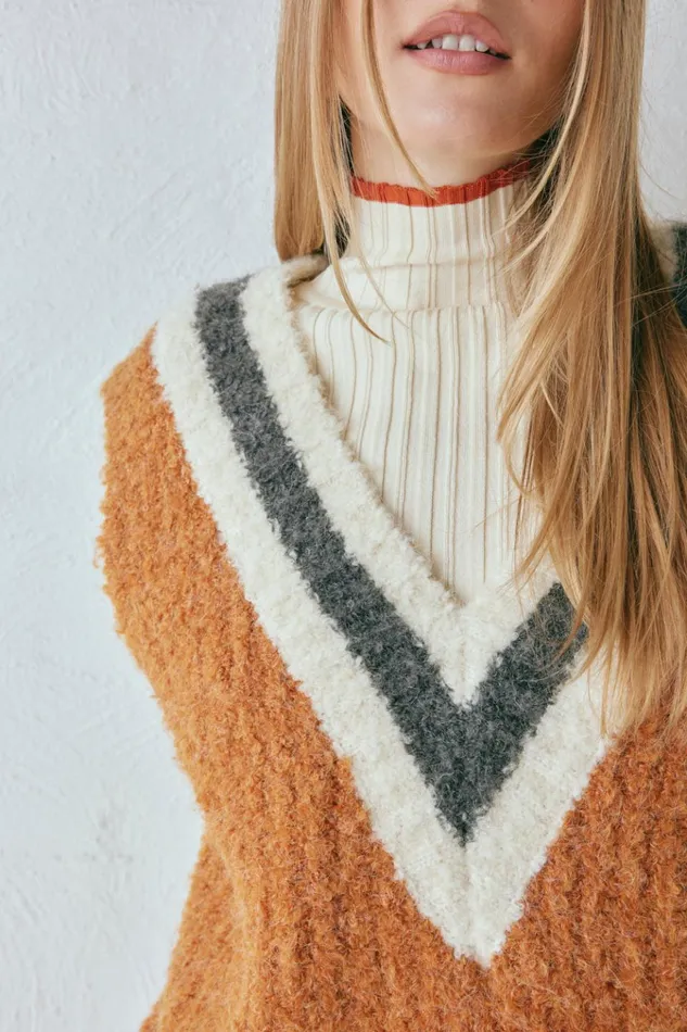 VRG GRL JumpersSweaters Macy Knit Vest Burnt Orange 8211 Women VRG GRL JumpersSweaters Macy Knit Vest Burnt Orange 8211 Women