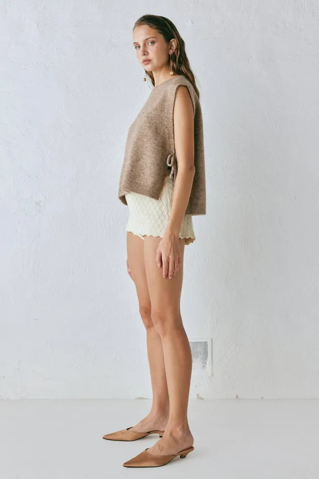 VRG GRL JumpersSweaters Molly Knit Vest Taupe 8211 Women VRG GRL JumpersSweaters Molly Knit Vest Taupe 8211 Women