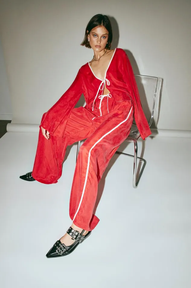 VRG GRL Long Sleeve Moonscapes Top Chilli 8211 Women VRG GRL Long Sleeve Moonscapes Top Chilli 8211 Women