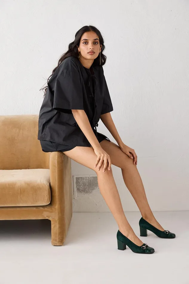 VRG GRL Short Sleeve Naomi Smock Top Black 8211 Women VRG GRL Short Sleeve Naomi Smock Top Black 8211 Women