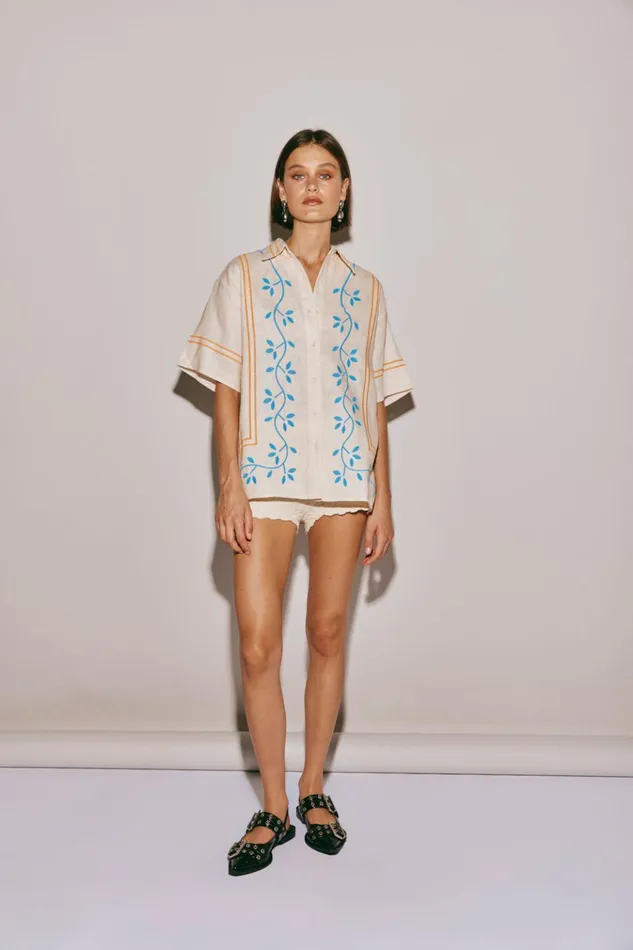 VRG GRL Short Sleeve Sunsets In Capri Linen Shirt Natural 8211 Women VRG GRL Short Sleeve Sunsets In Capri Linen Shirt Natural 8211 Women