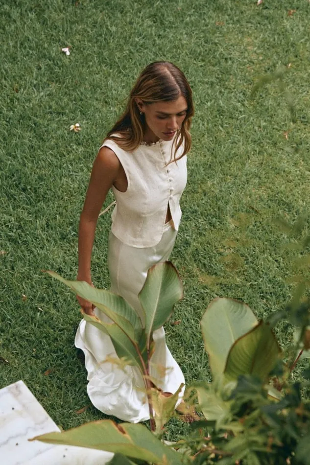 VRG GRL Sleeveless Celeste Linen Top Cream 8211 Women VRG GRL Sleeveless Celeste Linen Top Cream 8211 Women
