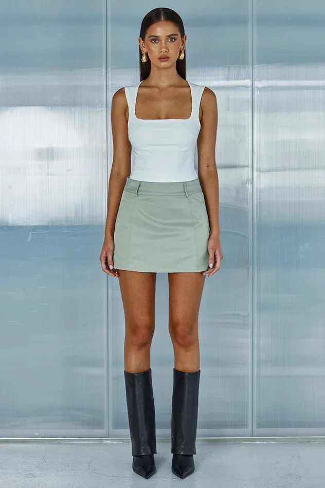 Women Basic Runaway The Label REIGN TOP White