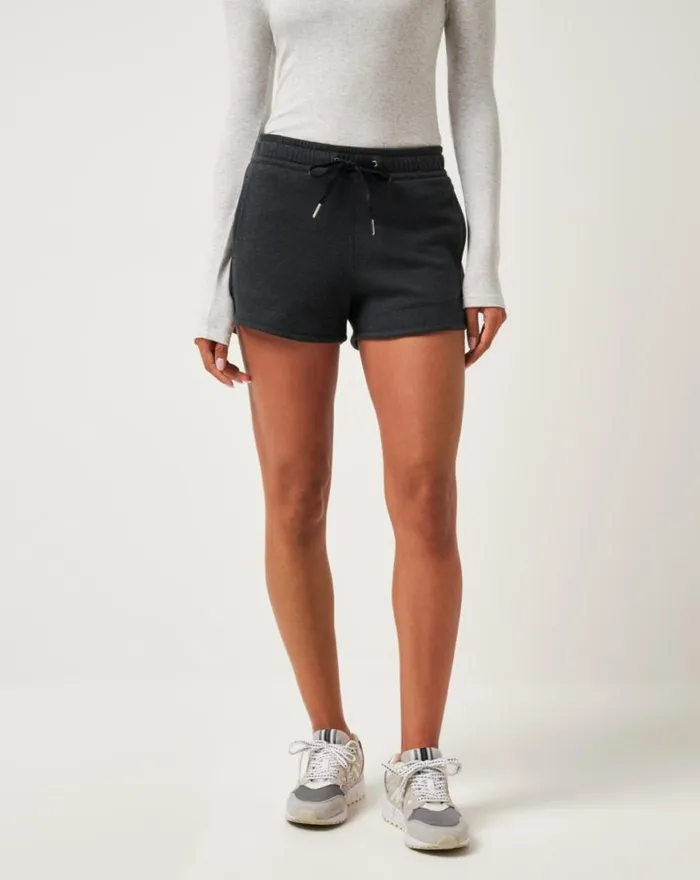 Women CLOUD FLEECE SHORT 20 Heather Black TravisMathew Shorts