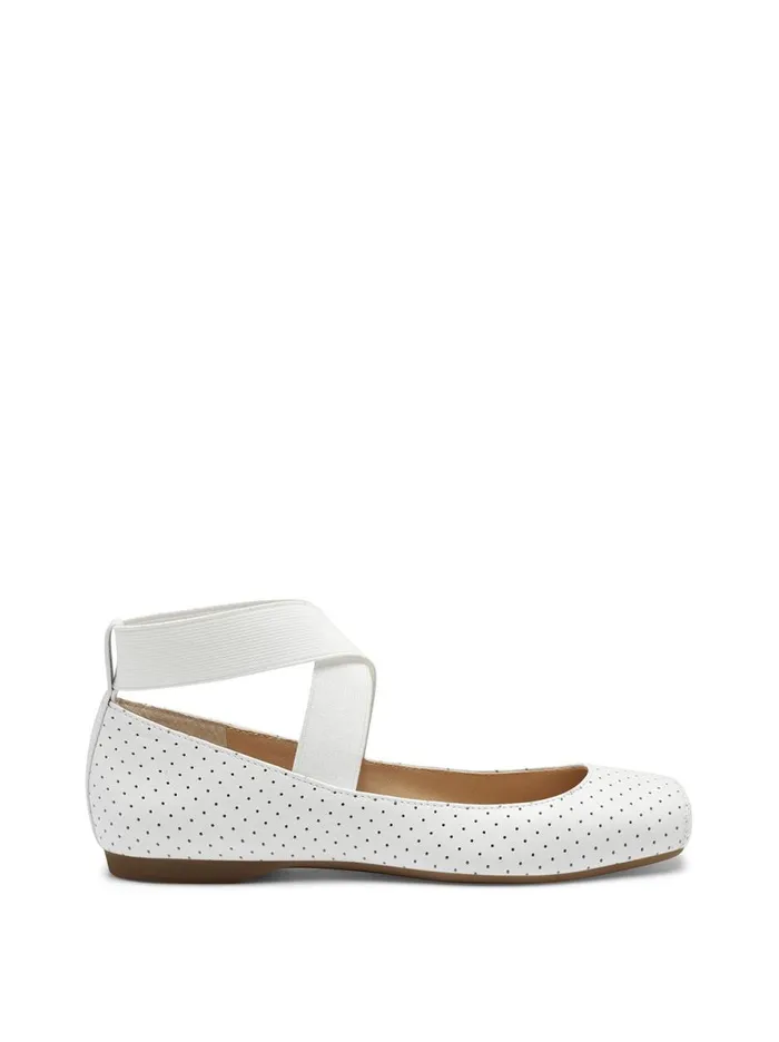 Women Flats Jessica Simpson Mandalaye Ballet Flat In White Perforated Bright White Women Flats Jessica Simpson Mandalaye Ballet Flat In White Perforated Bright White