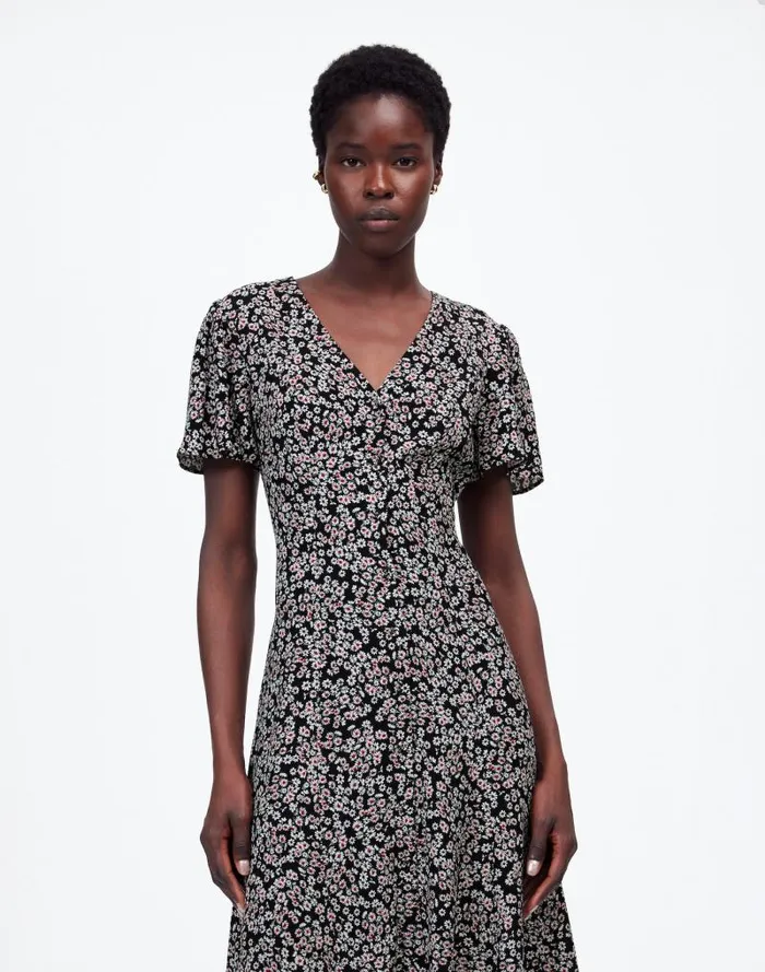 Women FlutterSleeve Mini Dress In Floral Daisy Black Ground Madewell Dresses