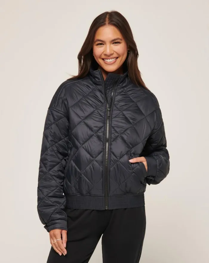 Women LIGHTS AT NIGHT QUILTED JACKET Obsidian TravisMathew Jackets