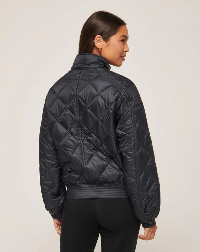 Women LIGHTS AT NIGHT QUILTED JACKET Obsidian TravisMathew Jackets
