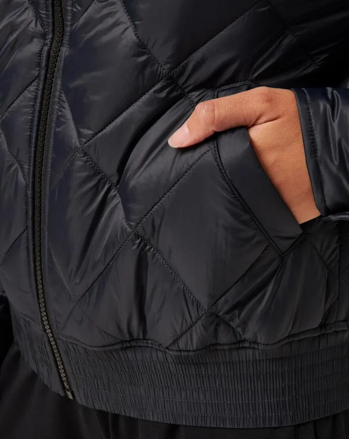 Women LIGHTS AT NIGHT QUILTED JACKET Obsidian TravisMathew Jackets