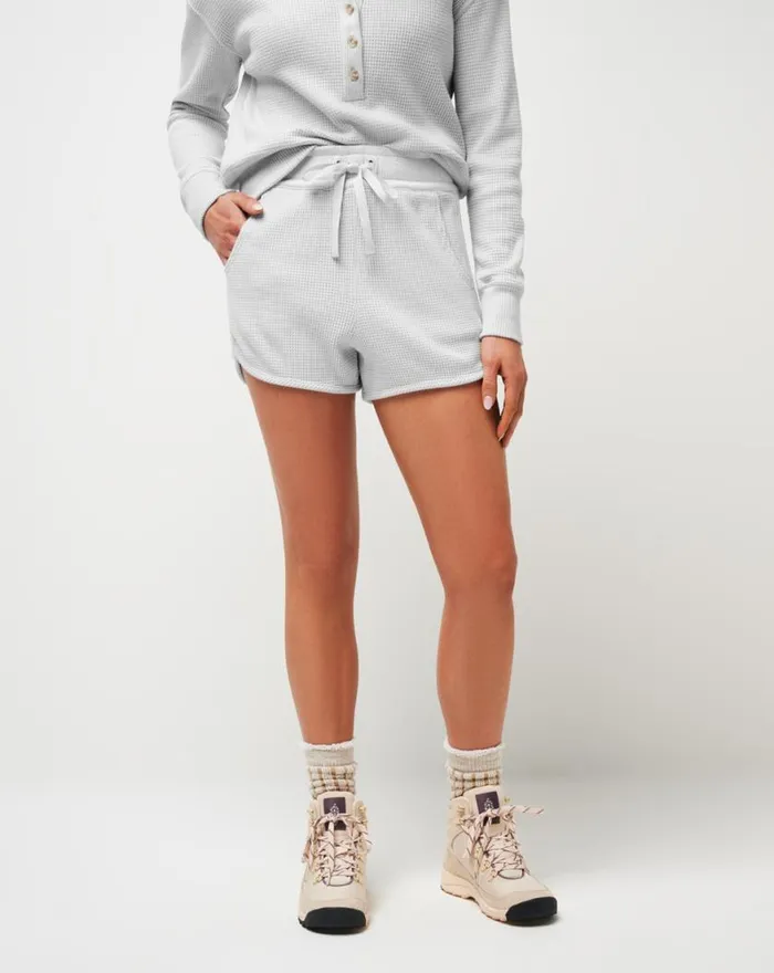 Women LONG WEEKEND SHORT Heather Light Grey TravisMathew Shorts