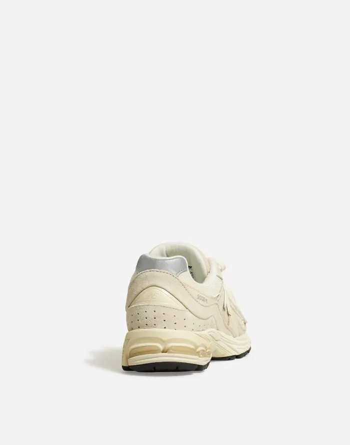 Women New Balance Unisex 2002R Sneakers Calm Taupe Madewell Sneakers