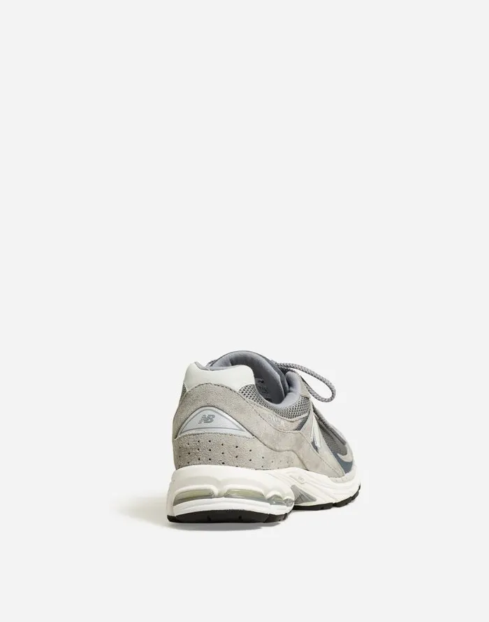 Women New Balance Unisex 2002R Sneakers Steel Madewell Sneakers