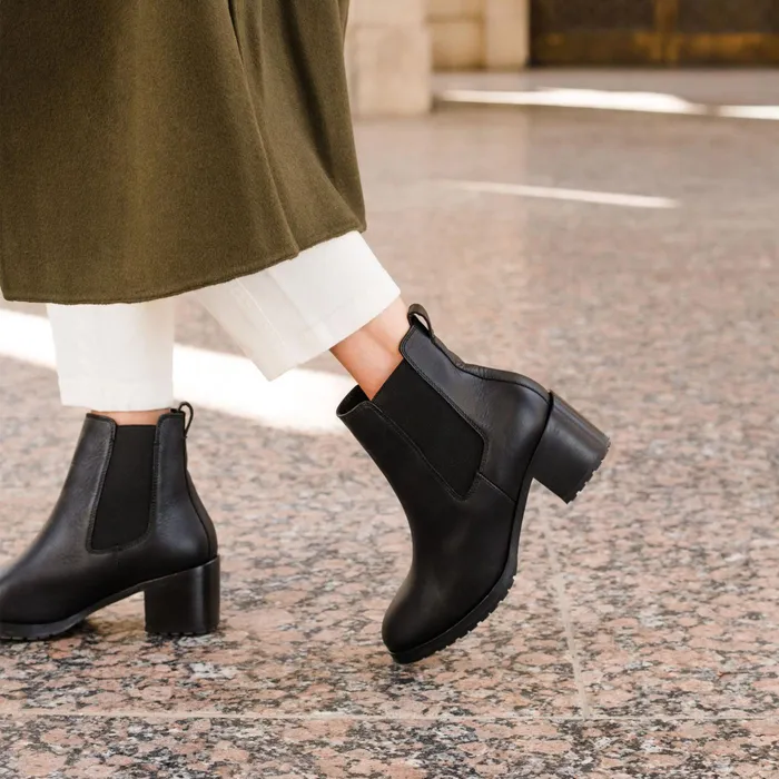 Women Nisolo Boots Ana GoTo Heeled Chelsea Boot BlackBlack