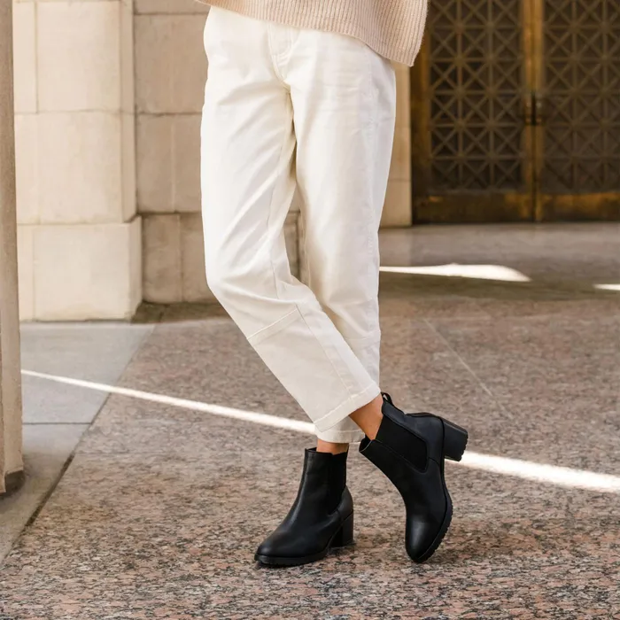 Women Nisolo Boots Ana GoTo Heeled Chelsea Boot BlackBlack